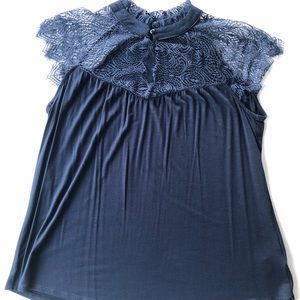 NWOT beautiful Victorian-esque blue laced blouse👑